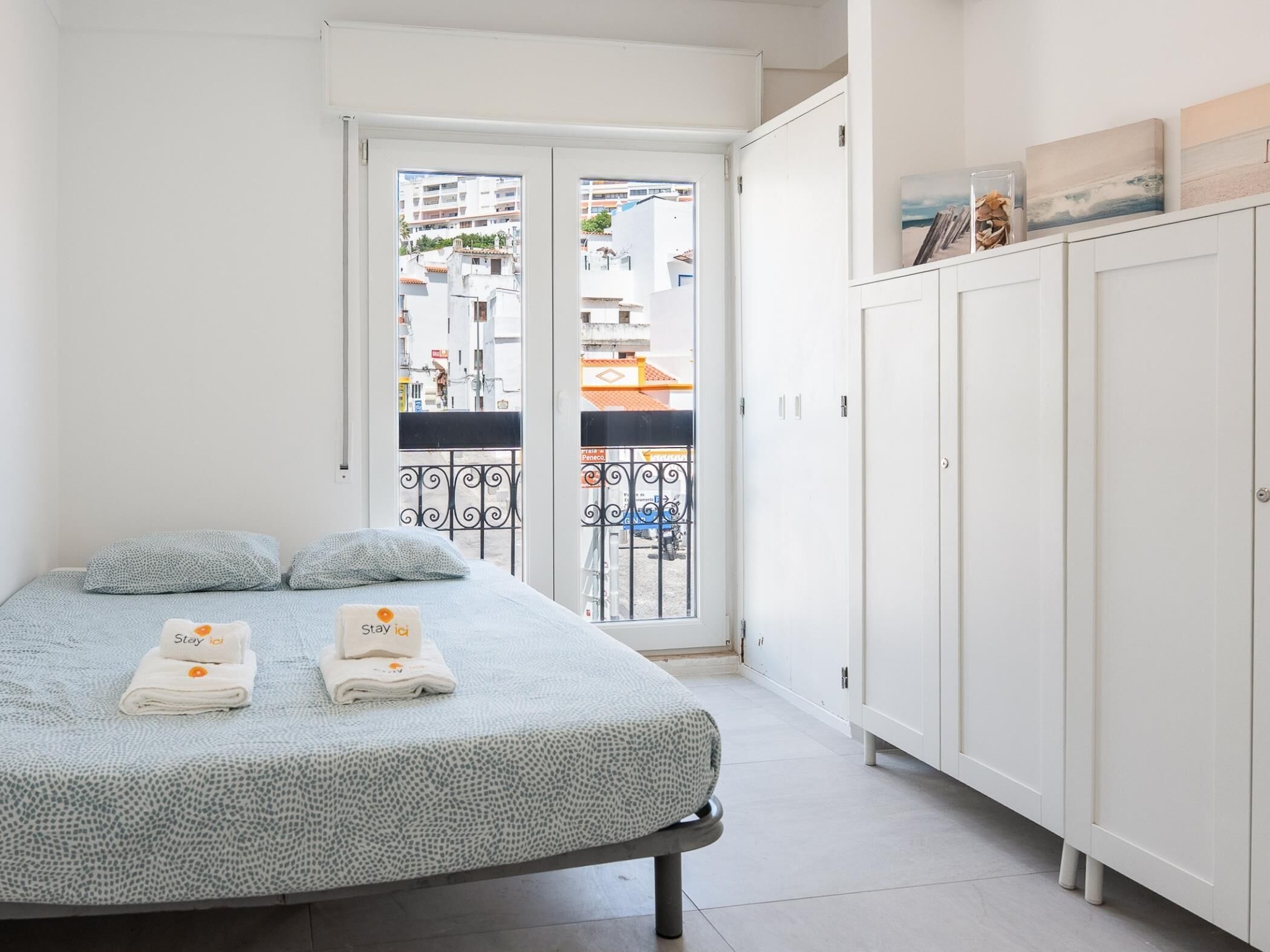 2 chambres, fer et planche à repasser, accès Internet, draps fournis