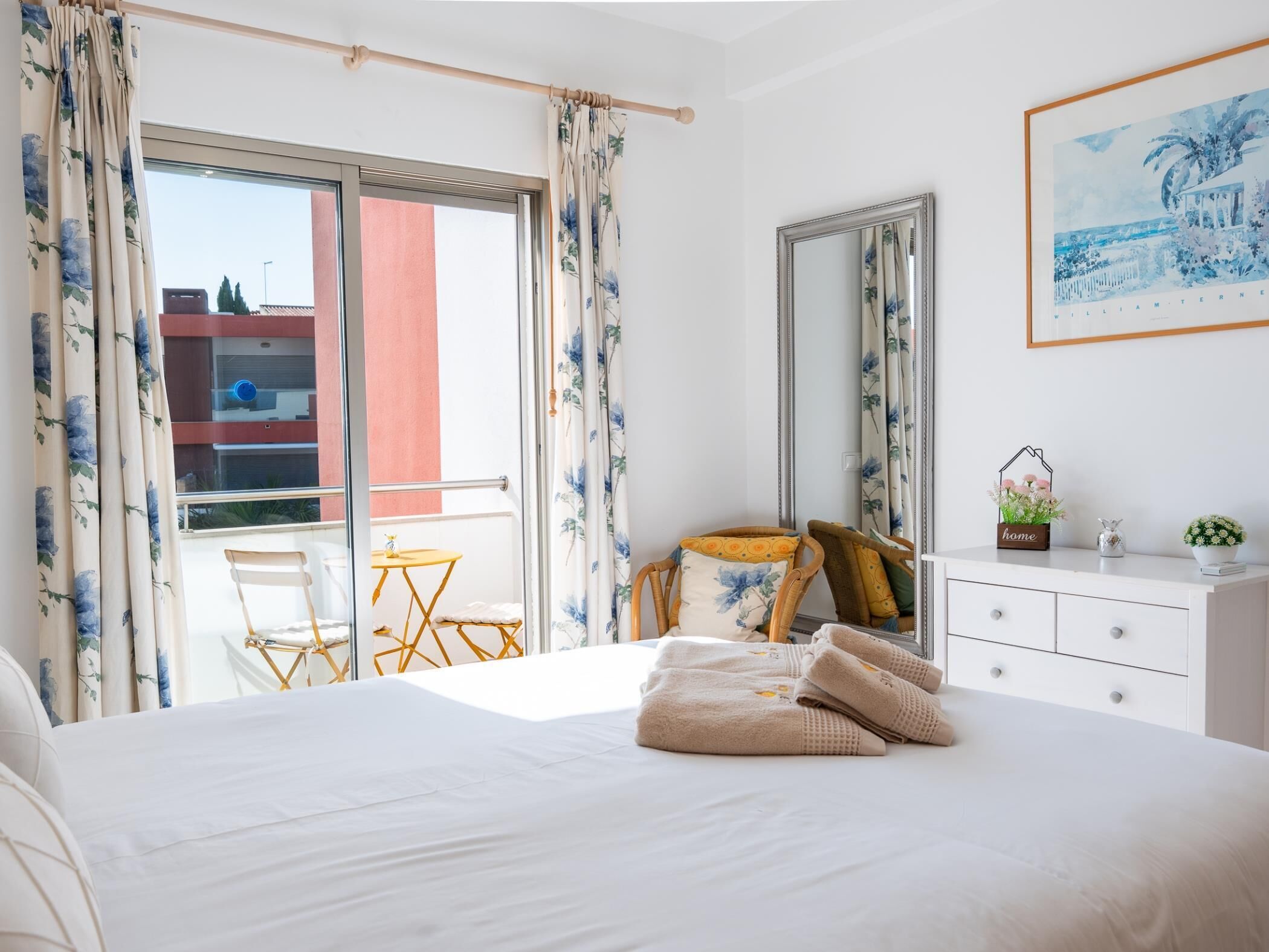 2 bedrooms, iron/ironing board, Internet, bed sheets