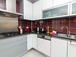 Fridge, microwave, oven, dishwasher