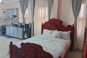 熨斗/熨衫板、Wi-Fi、床單