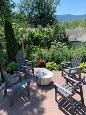 Terrace/patio - Home in Heart of Downtown North Conway (Conway)