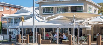 Bayside Breeze Seaside Serenity