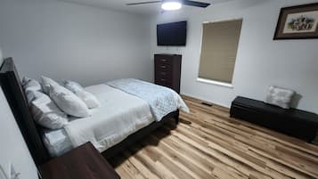 3 bedrooms, iron/ironing board, WiFi, bed sheets