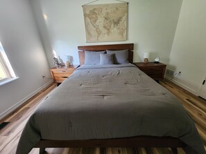 3 habitaciones, tabla de planchar con plancha, wifi y ropa de cama 