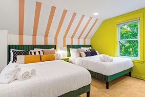 4 habitaciones, tabla de planchar con plancha, wifi y ropa de cama 