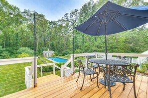 Outdoor dining - Pool, Sunroom & Gardens: Luxe Sandy Hook Home! (Sandy Hook)