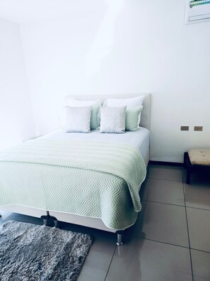 5 chambres, fer et planche à repasser, Wi-Fi