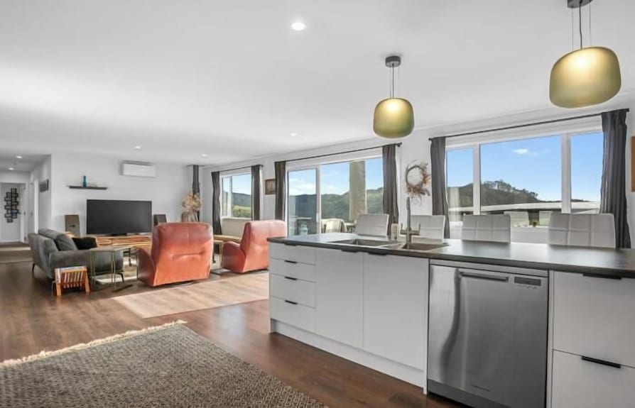 Hilltop Haven - Whangamata - Whangamata