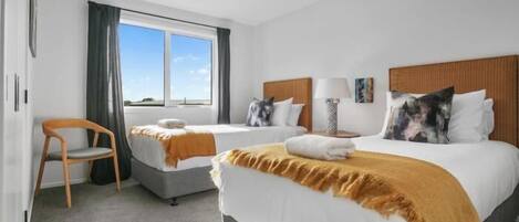 2 bedrooms, iron/ironing board, free WiFi