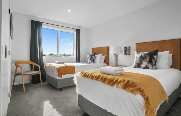 2 bedrooms, iron/ironing board, free WiFi