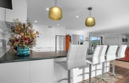 Hilltop Haven - Whangamata