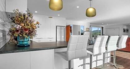 Hilltop Haven - Whangamata