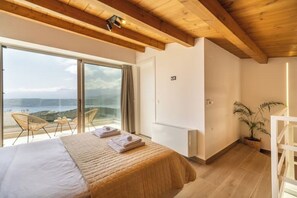 3 bedrooms, in-room safe, iron/ironing board, free WiFi