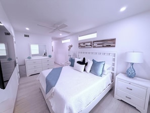 3 bedrooms, iron/ironing board, WiFi, bed sheets