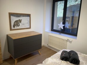 2 soverom, strykejern/-brett, reiseseng for barn og wi-fi (inkludert)