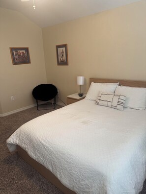 4 bedrooms, desk, iron/ironing board, free WiFi