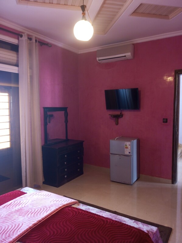Traditional Double Room | Blackout drapes, soundproofing, free WiFi - Happy blue M.S.1 porte (Imsouane)