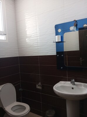 Traditional Double Room | Bathroom | Slippers