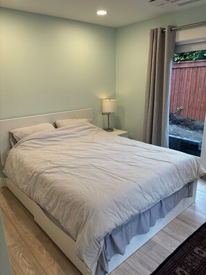 2 bedrooms, iron/ironing board, WiFi, bed sheets