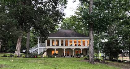 The Flamingo House at Lake Murray. 3 Bed 2 Bath with Private Dock. Sleeps 8.