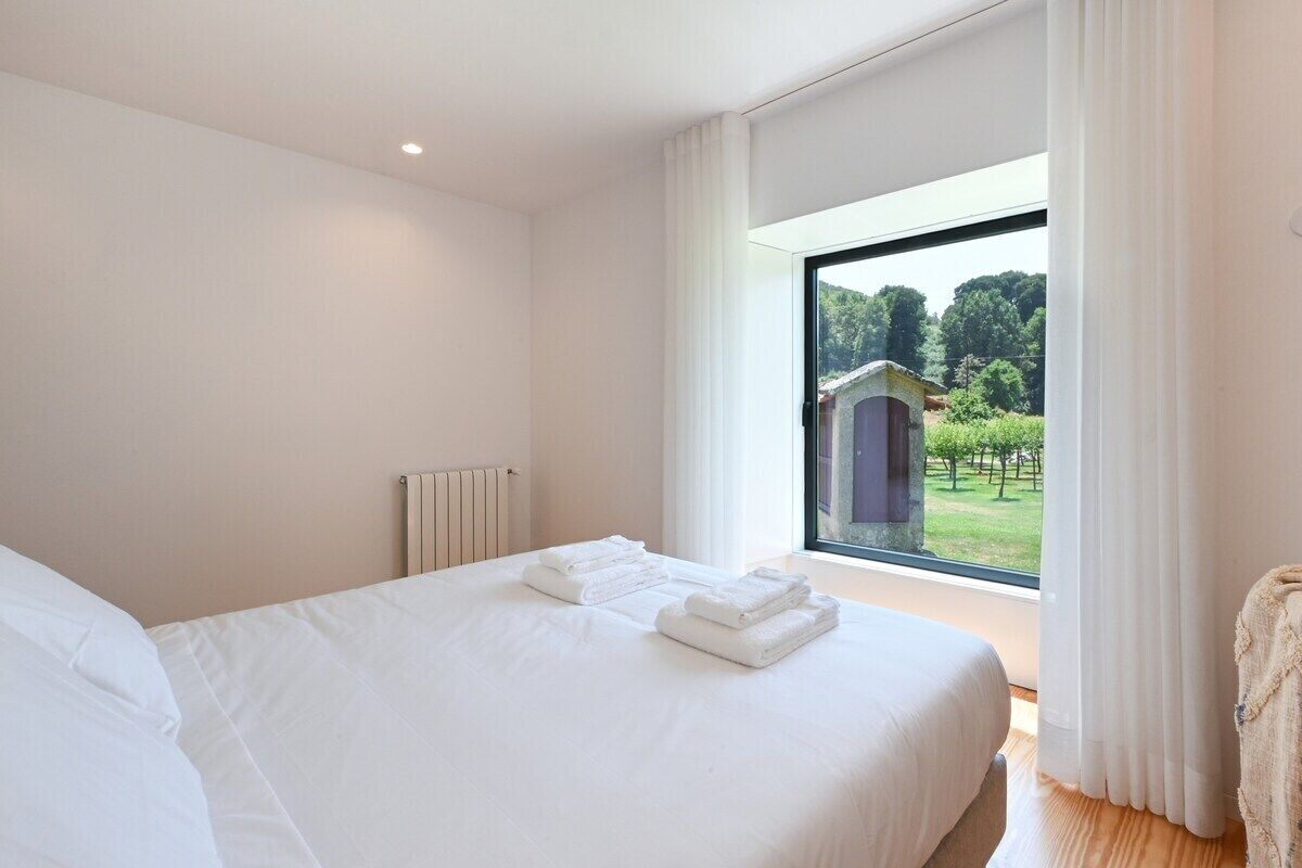 3 bedrooms, iron/ironing board, Internet, bed sheets