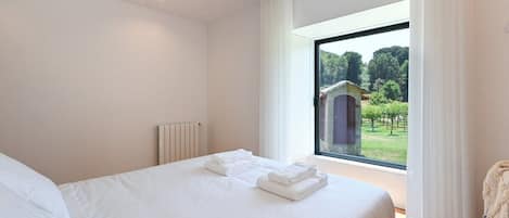 3 chambres, fer et planche à repasser, accès Internet, draps fournis
