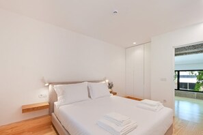 3 bedrooms, iron/ironing board, Internet, bed sheets