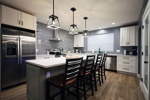 Fridge, microwave, oven, stovetop - Fully renovated, updated, and high-end finished 5 bedroom facing the marina! (Sheboygan)