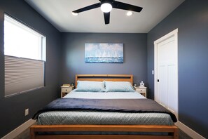 5 bedrooms, desk, iron/ironing board, travel cot