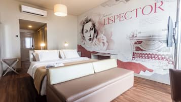 Apartamento Premium | Pengeskab på værelset, skrivebord, mørklægningsgardiner, gratis Wi-Fi