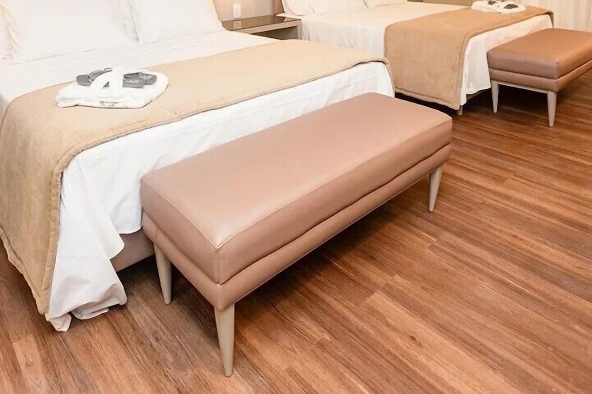 Coffres-forts dans les chambres, bureau, rideaux occultants