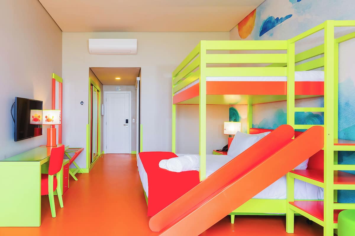 Apartamento Familiar Junior (NEP) | Caja fuerte, escritorio, cortinas opacas y wifi gratis