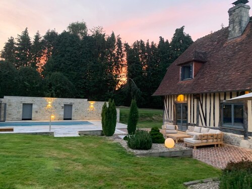 Serene villa with heated and covered pool in Le Brévedent