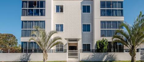 Basic Apartment | Exterior