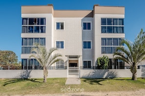 Basic Apartment | Exterior