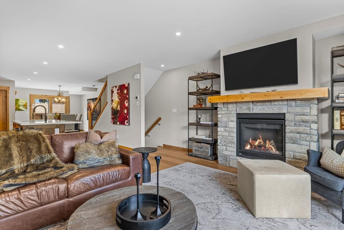 Smart TV, fireplace