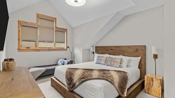 Iron/ironing board, travel cot, free WiFi, bed sheets