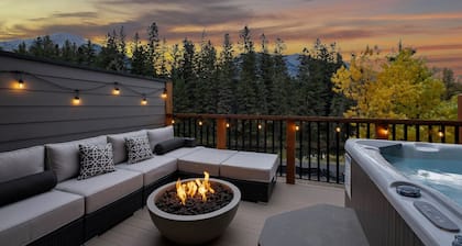 Private Hot Tub | 4 Bed Townhome