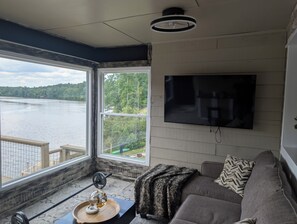 Smart TV, fireplace, offices