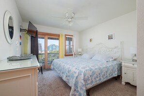 8 bedrooms, free WiFi, bed sheets