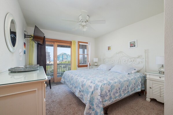 8 bedrooms, free WiFi, bed sheets