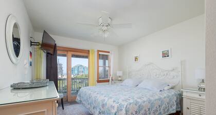 7017- Rodanthe Fantasea, a home in Rodanthe, NC, an 8 BR with stunning ocean views.