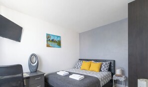 1 多间卧室、熨斗/熨衣板、WiFi、床单