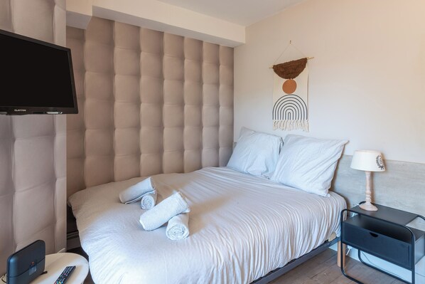 1 habitación, escritorio, wifi y ropa de cama 