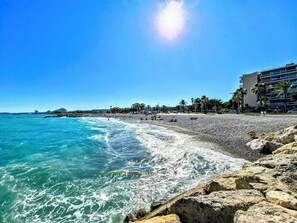 Beach - Beachfront –  Panoramic View – Balkony – AC (Cagnes-sur-Mer)