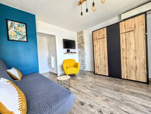 TV - Beachfront –  Panoramic View – Balkony – AC (Cagnes-sur-Mer)