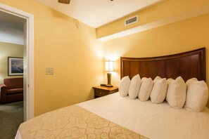 Bügeleisen/Bügelbrett, Reisekinderbett, kostenloses WLAN, Bettwäsche