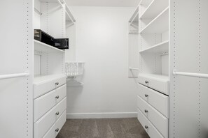 4 عدّة غرف نوم