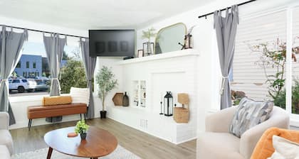 Newly Renovated! Family Home, Walking Distance to Local Restaurants, Parking