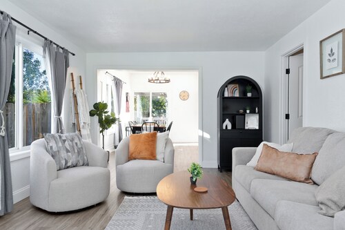 Newly Renovated! Family Home, Walking Distance to Local Restaurants, Parking